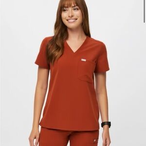 Figs Catarina Auburn Scrub Top